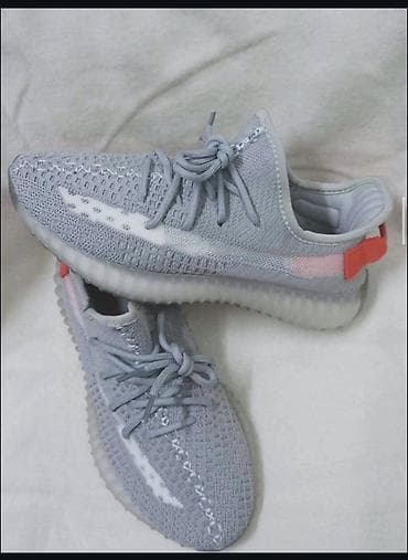 par sandale: Patike – lagani knit model sa debelim rebrastim đonom - Dizajn — 2