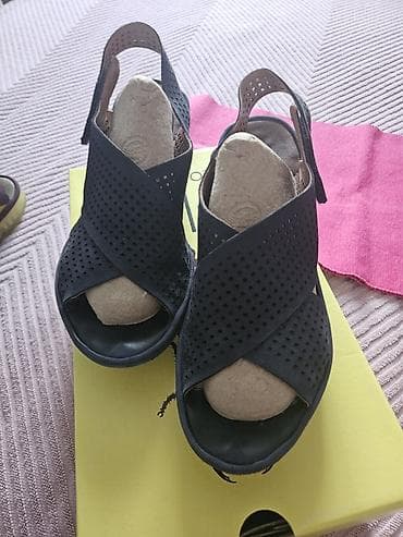 karrimor obuća: Obućaveličina 38,brend Klarks i Flaj London.Sve koža,osim čipkanih — 10