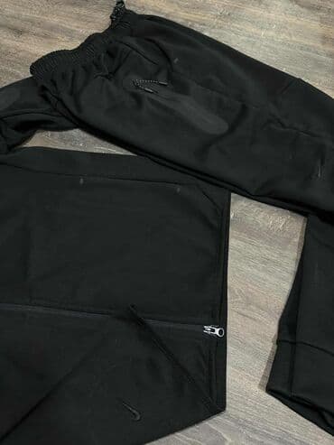 Trenerke: Tech fleece 
cena:5800