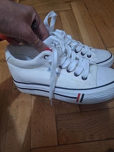 mekvin patike: Beli platneni patike – platforma - Model: niske patike od platna sa — 1