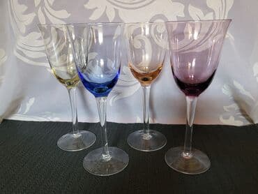 swarovski case za vino cena: Case duvano staklo za vino iz 80ih. Case za vino u 4 boje,perfektne — 6