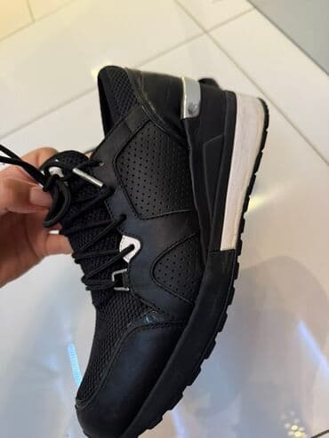 Ženska obuća: Sneakers patike Michael Kors (MK) – crne - Model sa zadebljanim đonom — 3