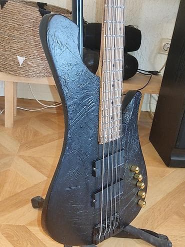 xs broj: Bass je rucni rad, izradjen od laganog drveta samba, Seymour Duncan — 9