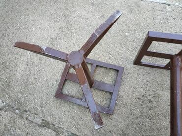 iznajmljivanje zvucnika nis: Prodajem stalke /nosace/ za zvucne kutije, visine 40cm, spoljne — 2