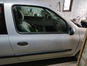 camac za prihranu ribe cena: DESNA VRATA CLIO 2 ZA RENAULT CLIO — 1