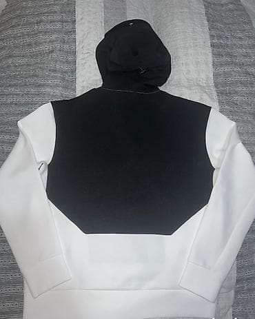 etirel marka: HUGO BOSS duks vel. M  Izuzetan model, prijatan na dodir sa podesivom — 4