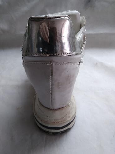 bele patike sa debelim djonom: Zenske cipele br.37 polovnecena za 1 par — 8