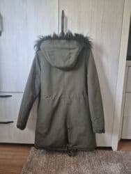 Ženska Guess Parka Jakna Ženska zimska parka Guess u maslinasto