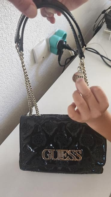 legend muske torbice: GUESS ženska torbica – crna, lak koža visokog sjaja - NOVA - Preklopni — 4