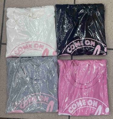 ps bluze: Bluza: 1500 dinara
2kom= 2000 dinara — 2