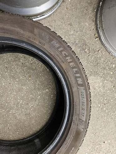 auto kamera 3 u 1: MICHELIN 225/50 R17 ZIMSKA | 225/50 R17 Michelin Zimske 4 komada — 3