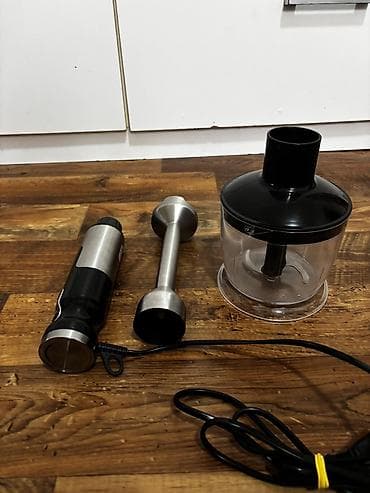 slike koje greju: Ručni štapni blender sa seckalicom i čašom za mešanje je potpuno — 3