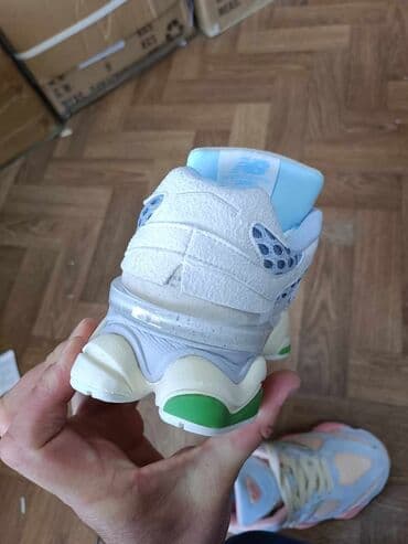 patike sa greskom: New Balance, 38 — 5