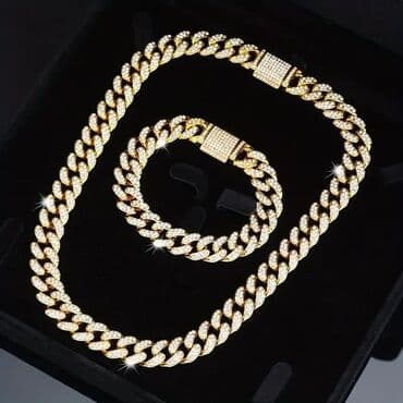 Jewellery: 2200 — 5