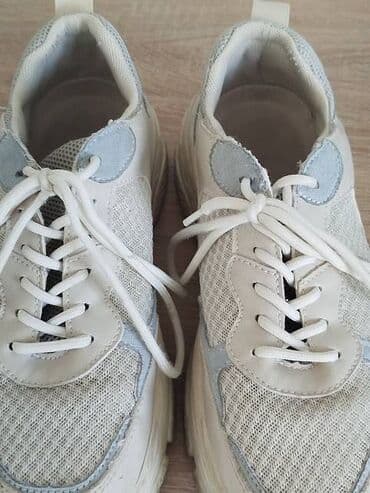 Women's Sneakers and athletic shoes: 40 — 3