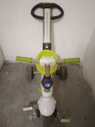 kinder igracke: Deciji tricikl, duz. oko 80, sir. oko 41, vis. sedista oko 35 cm. sa — 2