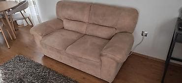 mala sofa na razvlacenje: Na prodaju Dvosed (kupljen u Dallas namestaju) u odlicnom stanju — 3