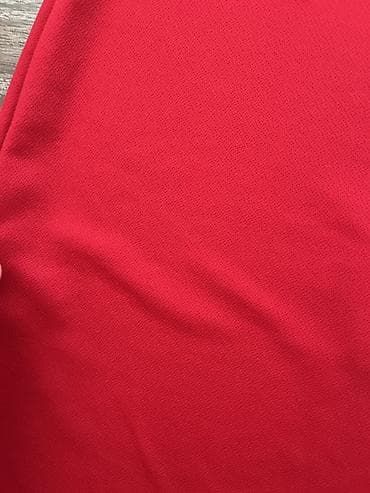 Haljine: Crvena uska haljina bez rukava - Kroj: bodycon silueta, dužina iznad — 2