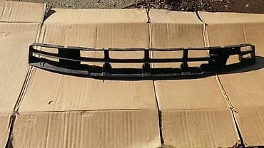 REŠETKA PREDNJEG BRANIKA ZA VOLKSWAGEN PASSAT B4 OD 1993. DO 1996