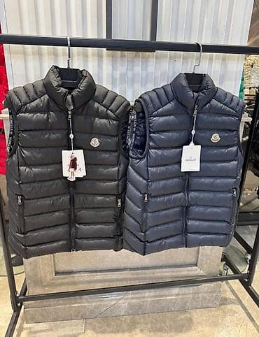 nike plava majica: Prsluk Moncler, bоја - Crna — 1