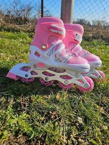 pocepane farmerke za devojcice: ‼️ AKCIJAAA ‼️ 🤩🤩 3800 din 🤩🤩 ⛸️⛸️Roleri sa Silikonskim svetlećim — 2