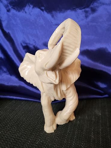 kalendar 1982 godine: Figura nova slona,itakijanski alabaster 1970/80ta godina. Masivna — 5