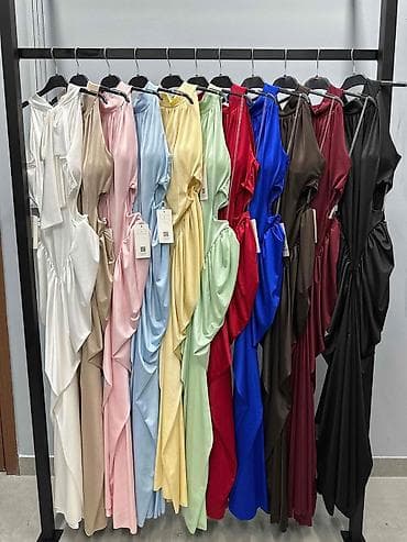 spiderman odelo: 06. ✨ Glamur dress✨
Cena : 3.600 dinara
S M L XL H — 4