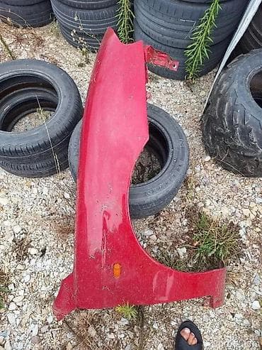 auto plac sirena: ALFA 147 KRILO CRVENA BOJA | Cena je po komadu. Alfa 147 prvi model — 3