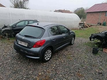 vertuss auto futog: CEO AUTO U DELOVIMA ZA PEUGEOT 206, 207 | Delovi Peugeot 206 i 207 i — 5