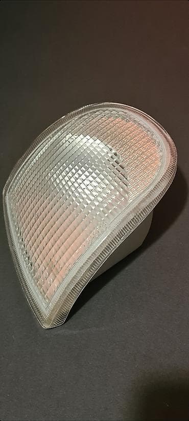 vakum staklo cena: Prednji levi žmigavac pored fara (providni) Škoda Feleicija 1godište — 9