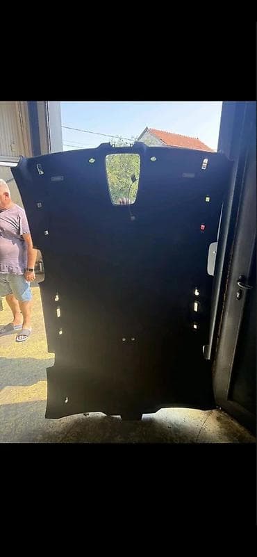 auto audi: AUDI A4 B9 2 CRNO NEBO I SVE PRATECE PLASTIKE | Audi delovi ALTINA — 2