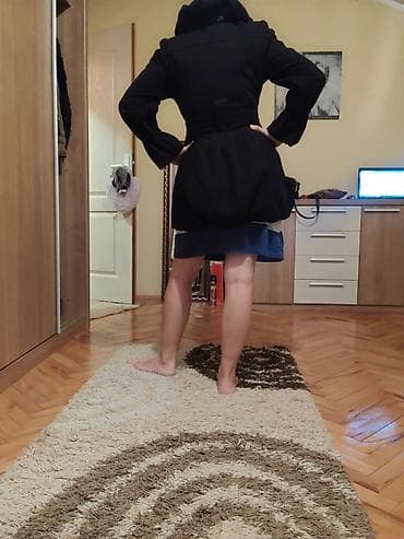 torbe b: Ženski kratki kaput – crni - Model: elegantan kaputić do sredine — 5