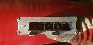 prodavnica auto delova: MOTORNI KOMPIJUTER ECU ZA AUDI 100, A4, A6 . OD 1993. DO 1999. GOD — 4