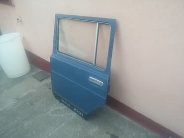 presvlake za prednja sedista: Vrata zadnja leva Lada 2131 Niva. Polovno, ocuano. Skinuto sa — 4
