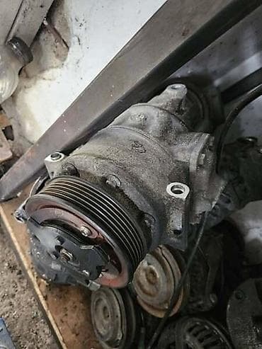 KOMPRESOR KLIME ZA VOLKSWAGEN GOLF 5, GOLF 6, PASSAT B6 . |