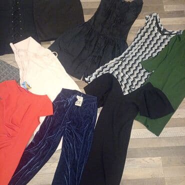 walkmaxx patike zenske: Ženska garderoba – raznovrstan paket Sadržaj: - Haljine: crna sa puf — 1