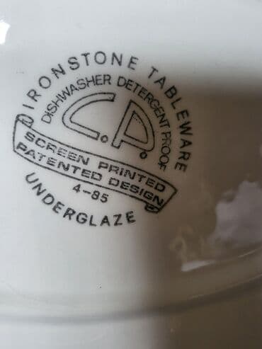 silikonski set za kuhinju: Servis vintaz Ironstone za rostilj i dr. Tanjiri su perfektni (novi) — 12