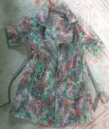 Mantili: Mantil, dizajnerski komad garderobe. Blago providan trench coat — 1