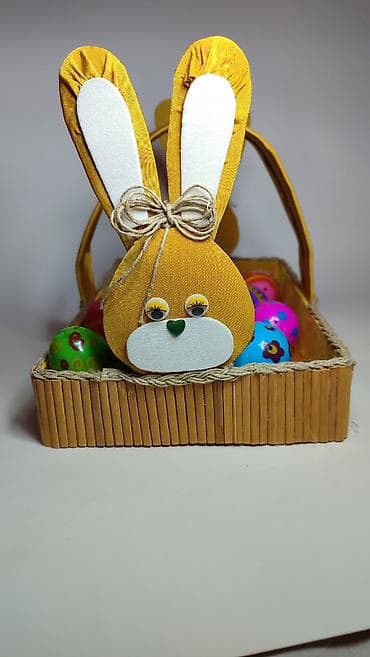 Rasveta: Uskršnja dekorativna korpa sa zečićem i plastičnim jajima - — 5