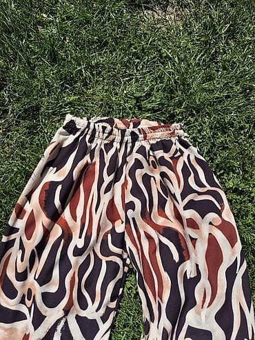 Letnje pantalone Ravne, široke nogavice - Struk: elastični pojas -