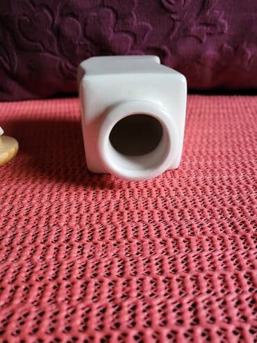 set za začine: Posude vintaz porcelanske nove za zacine. Komada 6. Visina — 7