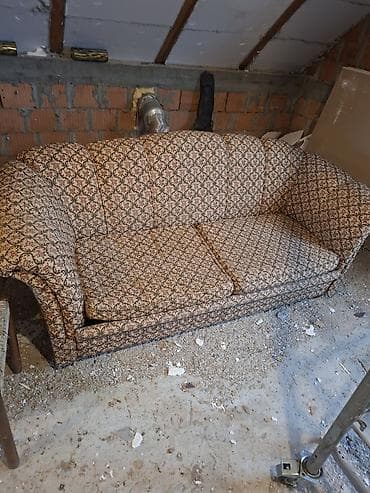 kauc dimenzije: Trosed na razvlačenje sa metalnim mehanizmom i drvenim letvicama — 2