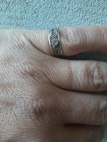 Prsten stari srebran 900 finoce pravo srebro prsten je velicine 18 m.m
