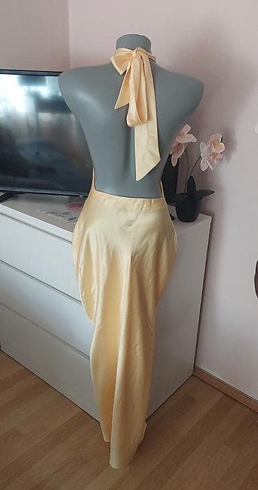 bts haljine: Saten haljina u svetložutoj boji - Kroj: slip/haljina do lista, blago — 2