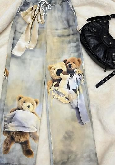 Pantalone: Pantalone siroke sa printom plišanih meda,ravne siroke nogavice,visok — 2