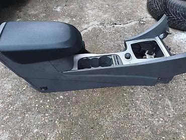ventilator auto 24v: NASLON ZA RUKU ZA FORD FOCUS OD 2008. DO 2011. GOD. | Naslon za ruku — 2