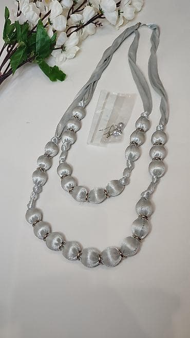 Setovi nakita: Srebrnosivi set nakita – dve tekstilne ogrlice + naušnice - — 4