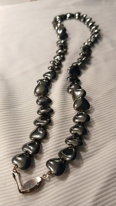 kaiš mona: Ogrlica od hematita u obliku srca - Materijal: polirane perle od — 1