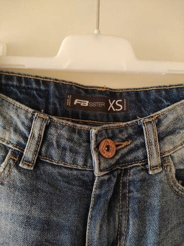 pidzama iz jednog dela: FB sister farmerke veličina XS. Mom fit model. Poluobim struka 36/37 — 3
