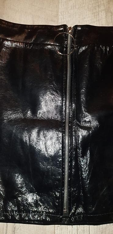 dva mammut: Crna mini suknja od lakovane eko-kože - Materijal: sjajna lakovana — 3